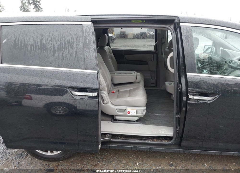 2011 HONDA ODYSSEY EX-L VIN: 5FNRL5H67BB094662