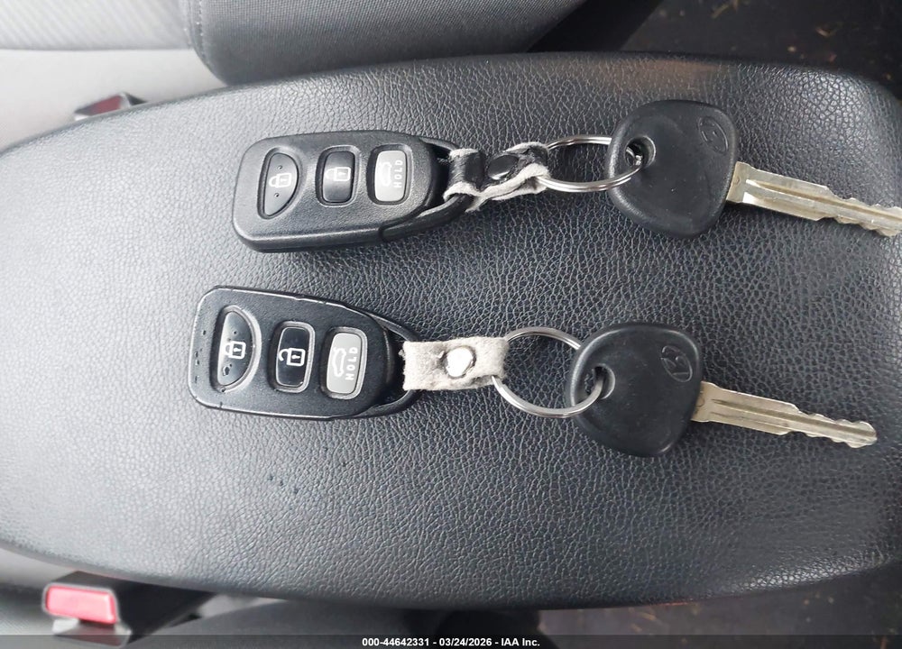 2013 HYUNDAI ELANTRA GLS VIN: KMHDH4AE5DU997227