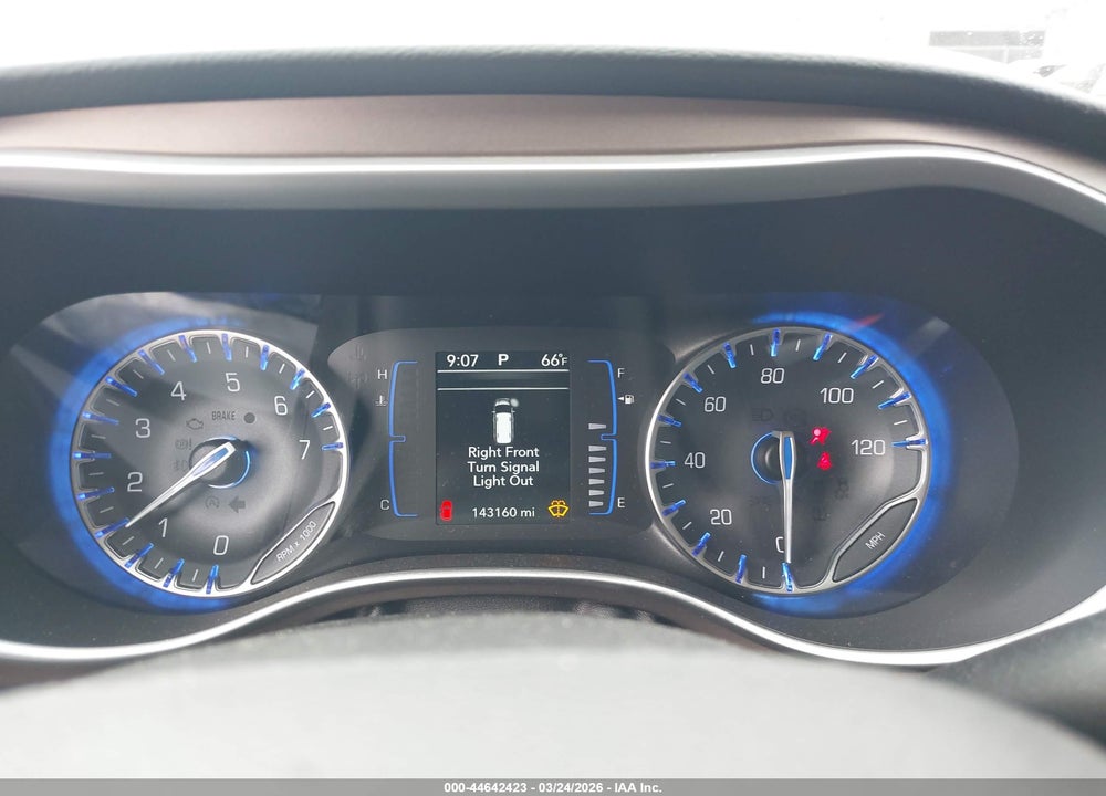 2018 CHRYSLER PACIFICA TOURING L VIN: 2C4RC1BG0JR290391