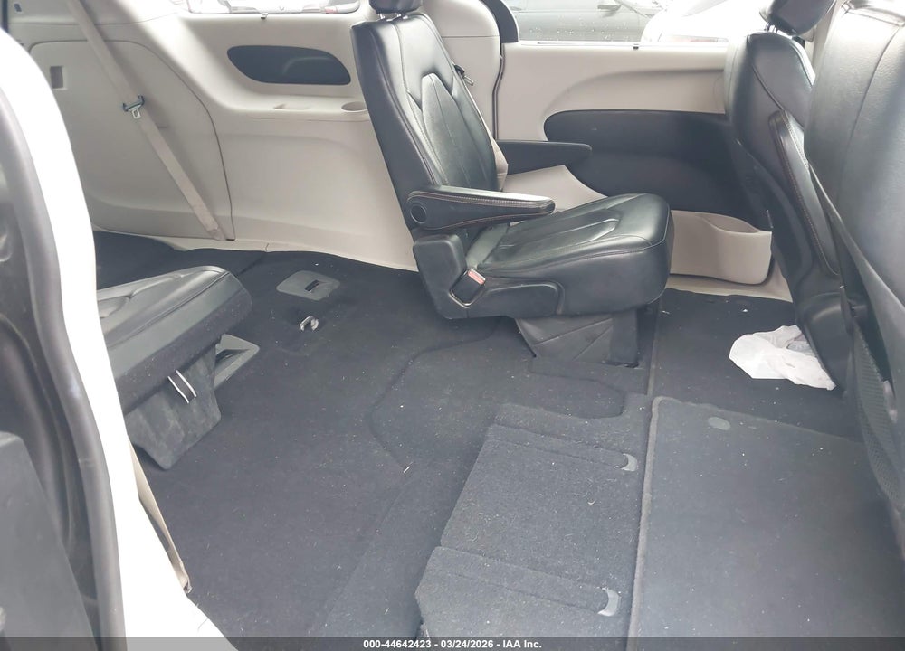 2018 CHRYSLER PACIFICA TOURING L VIN: 2C4RC1BG0JR290391