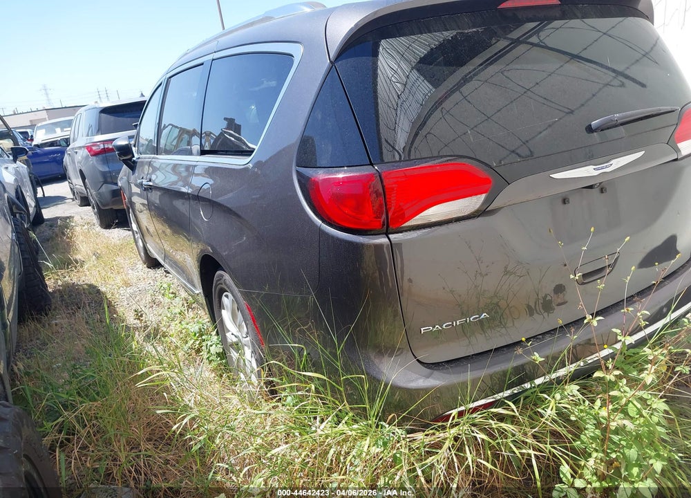 2018 CHRYSLER PACIFICA TOURING L VIN: 2C4RC1BG0JR290391