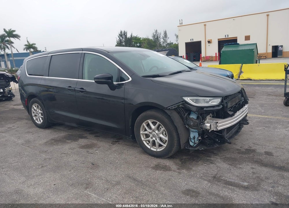 2024 CHRYSLER PACIFICA TOURING L VIN: 2C4RC1BG1RR163550