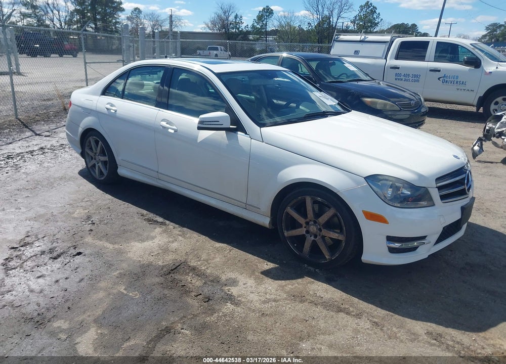 2014 MERCEDES-BENZ C 300 SPORT 4MATIC VIN: WDDGF8AB9EA928392