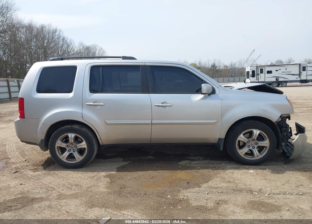2014 HONDA PILOT EX VIN: 5FNYF3H43EB017118
