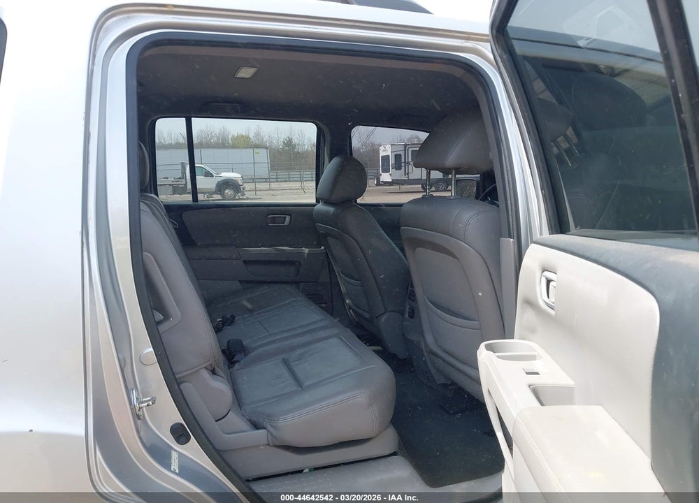 2014 HONDA PILOT EX VIN: 5FNYF3H43EB017118