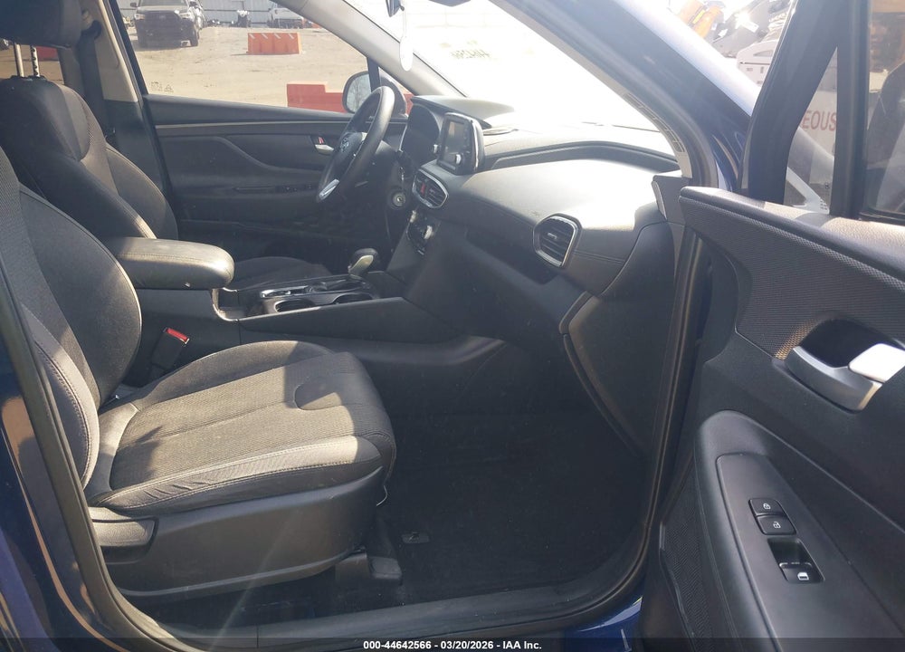 2019 HYUNDAI SANTA FE SE VIN: 5NMS23AD2KH117054
