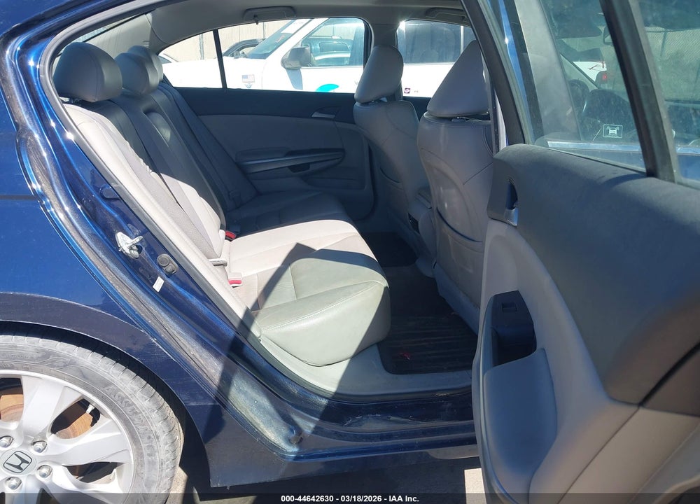 2010 HONDA ACCORD 2.4 EX-L VIN: 1HGCP2F88AA072787