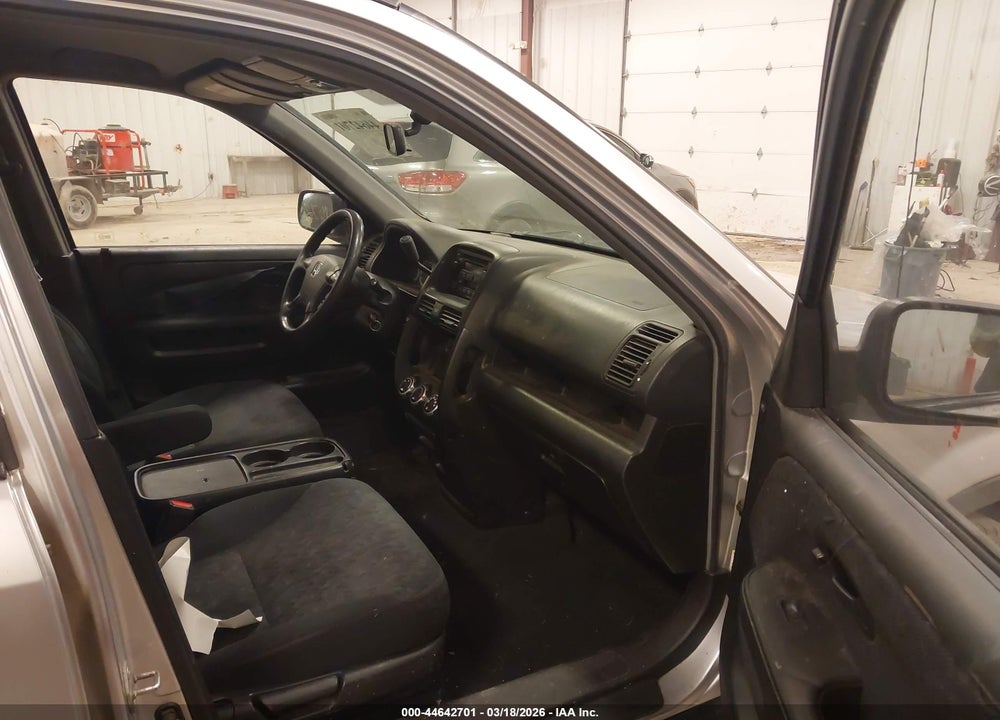 2006 HONDA CR-V LX VIN: JHLRD78596C028135