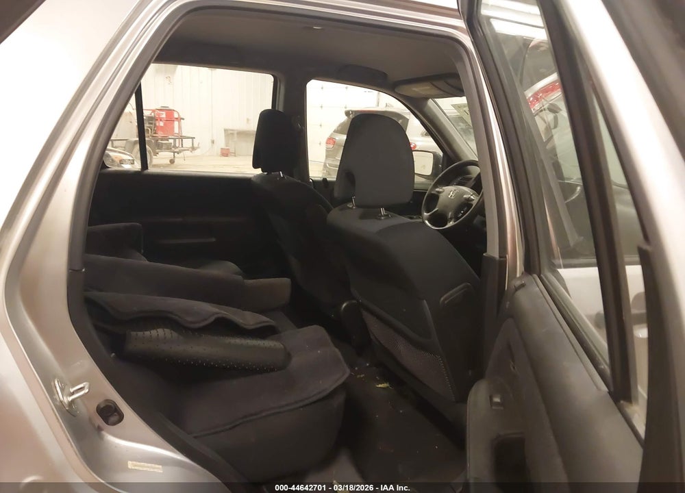 2006 HONDA CR-V LX VIN: JHLRD78596C028135