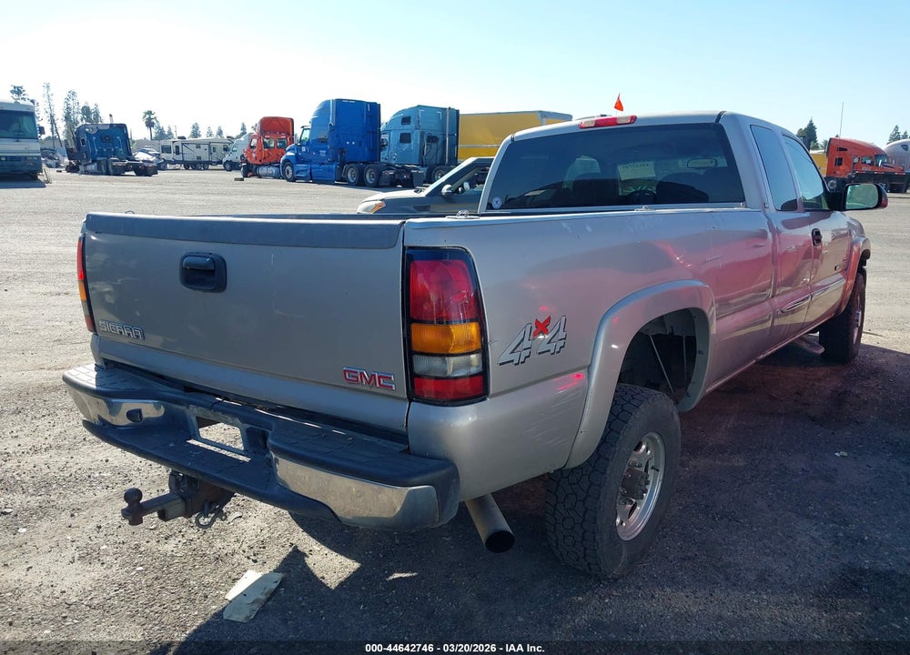 2005 GMC SIERRA 2500HD SLE VIN: 1GTHK29295E197919