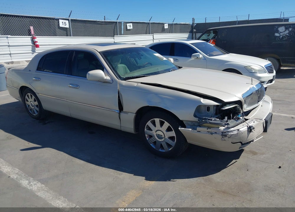 2003 LINCOLN TOWN CAR CARTIER VIN: 1LNHM83WX3Y663020