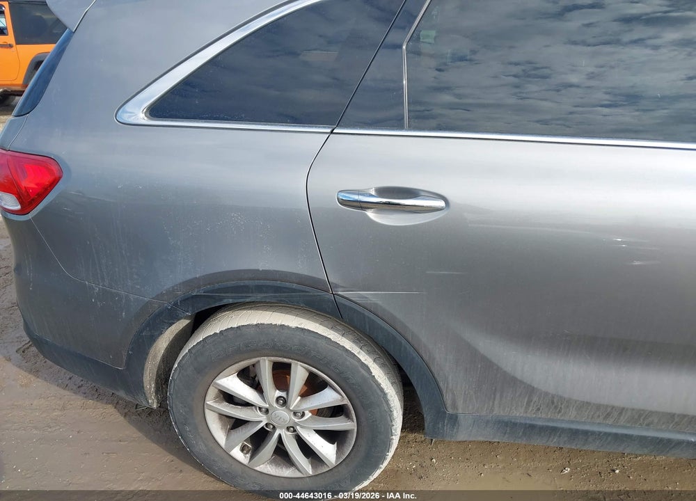 2016 KIA SORENTO 3.3L LX VIN: 5XYPGDA59GG177551