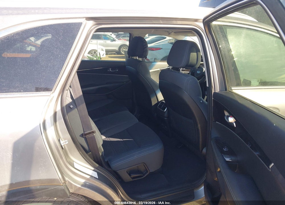 2016 KIA SORENTO 3.3L LX VIN: 5XYPGDA59GG177551