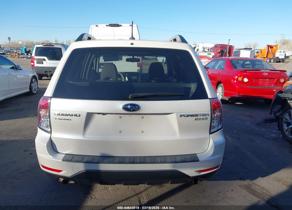 2012 SUBARU FORESTER 2.5X PREMIUM VIN: JF2SHADC4CH415180