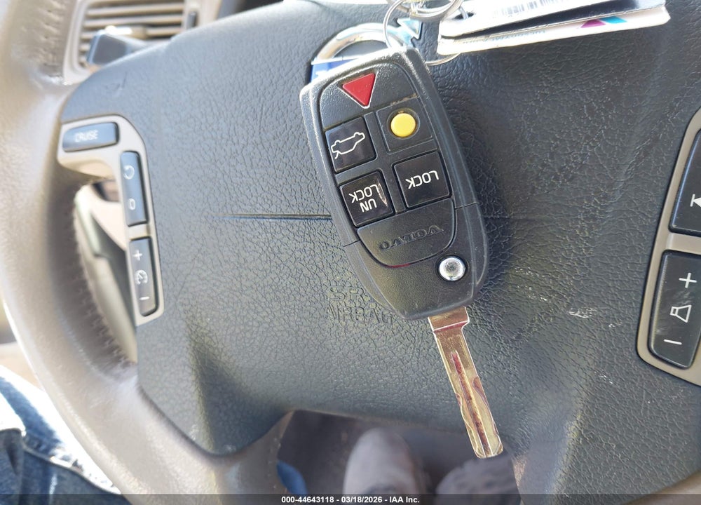 2004 VOLVO S80 2.5T VIN: YV1TS59H741374614