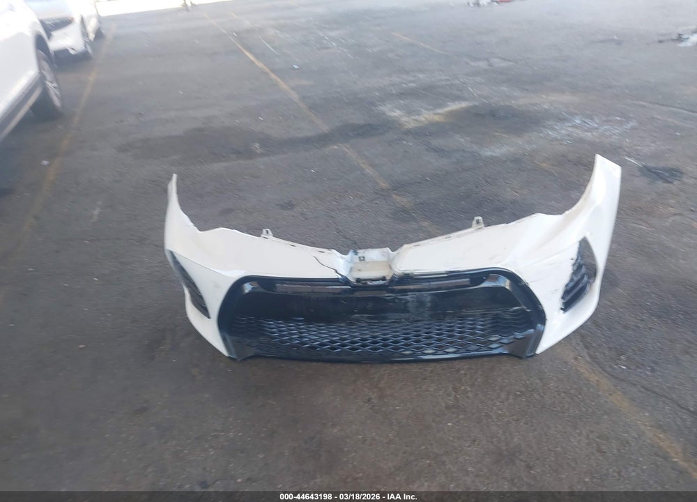 2018 TOYOTA COROLLA SE VIN: 5YFBURHE3JP774025