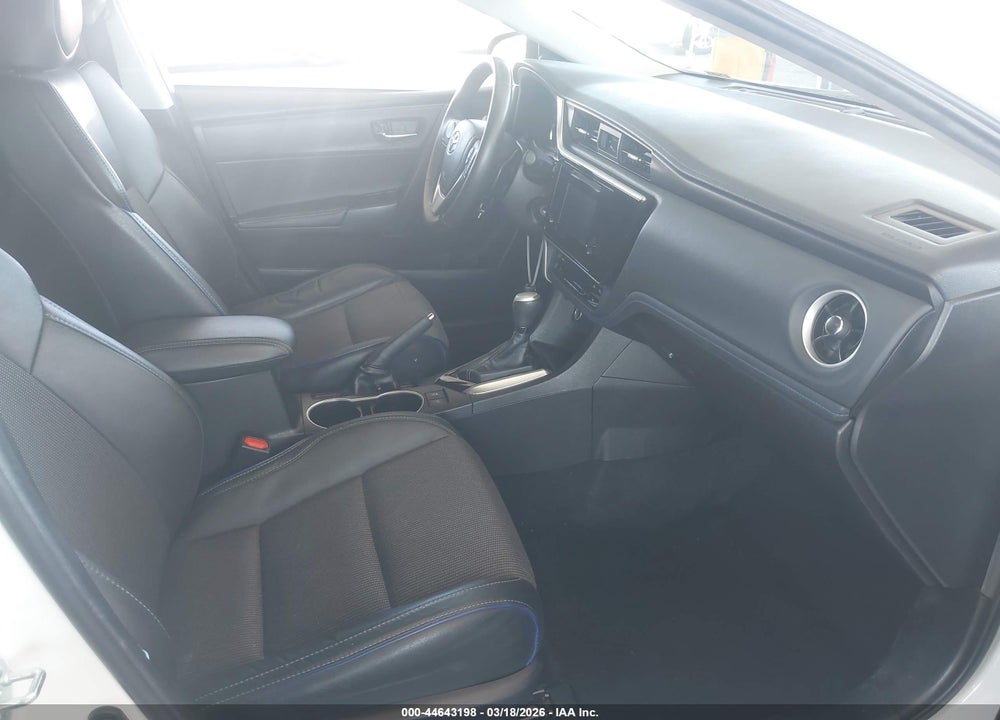 2018 TOYOTA COROLLA SE VIN: 5YFBURHE3JP774025