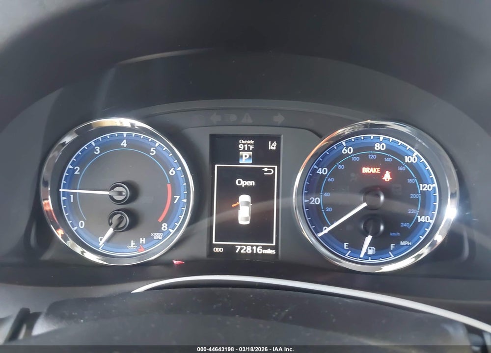 2018 TOYOTA COROLLA SE VIN: 5YFBURHE3JP774025