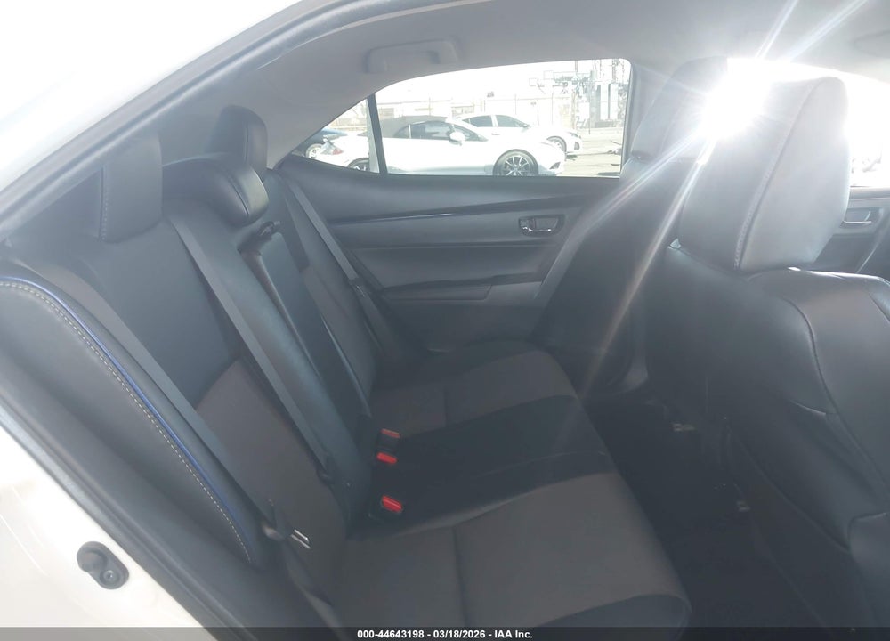 2018 TOYOTA COROLLA SE VIN: 5YFBURHE3JP774025