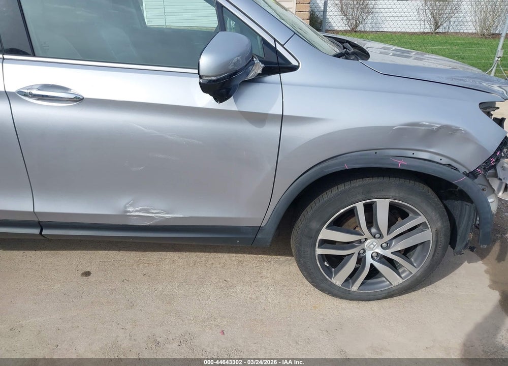 2017 HONDA PILOT TOURING VIN: 5FNYF6H94HB002810