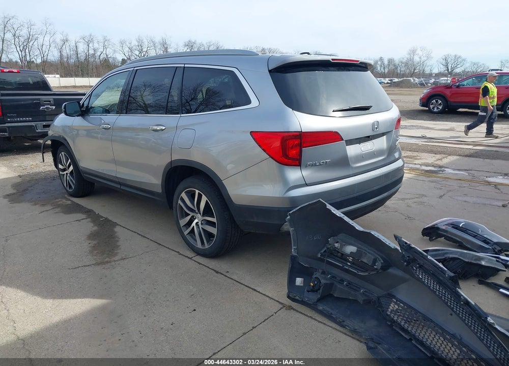 2017 HONDA PILOT TOURING VIN: 5FNYF6H94HB002810