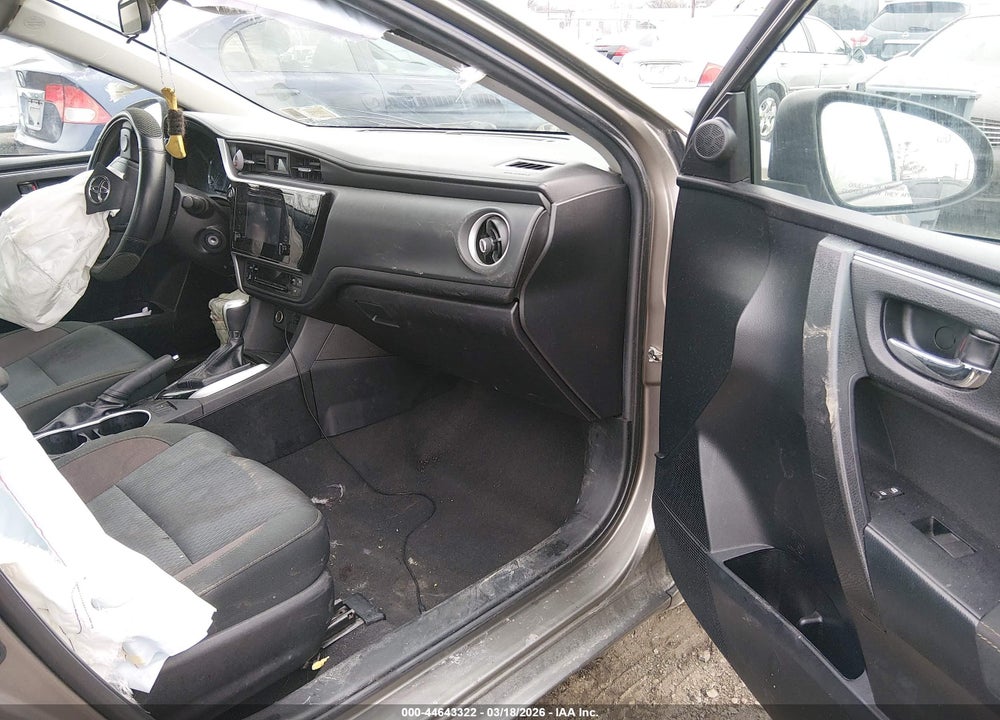 2019 TOYOTA COROLLA LE VIN: 2T1BURHE8KC229438