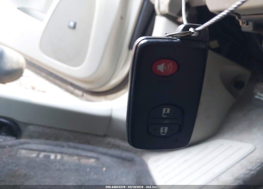 2010 TOYOTA PRIUS III VIN: JTDKN3DU4A0219702