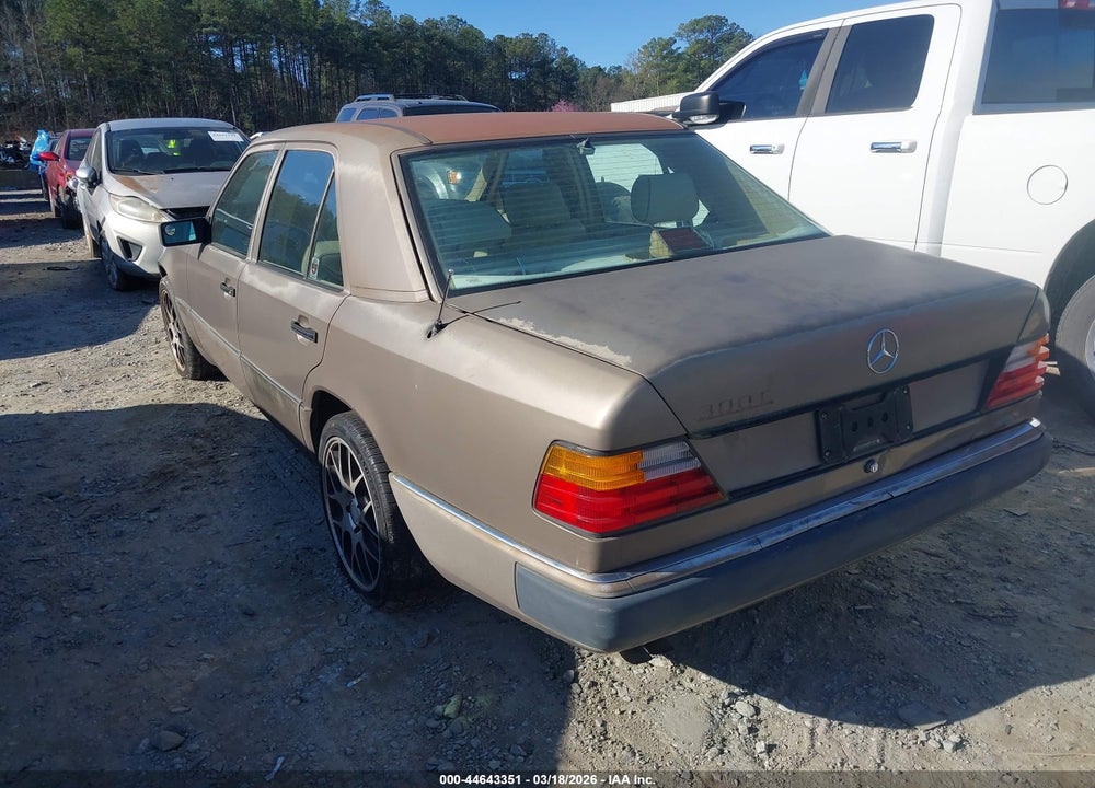 1990 MERCEDES-BENZ 300 E VIN: WDBEA30E9LB222642