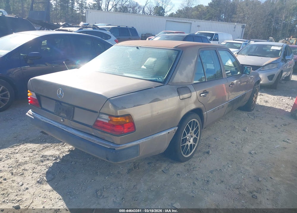 1990 MERCEDES-BENZ 300 E VIN: WDBEA30E9LB222642