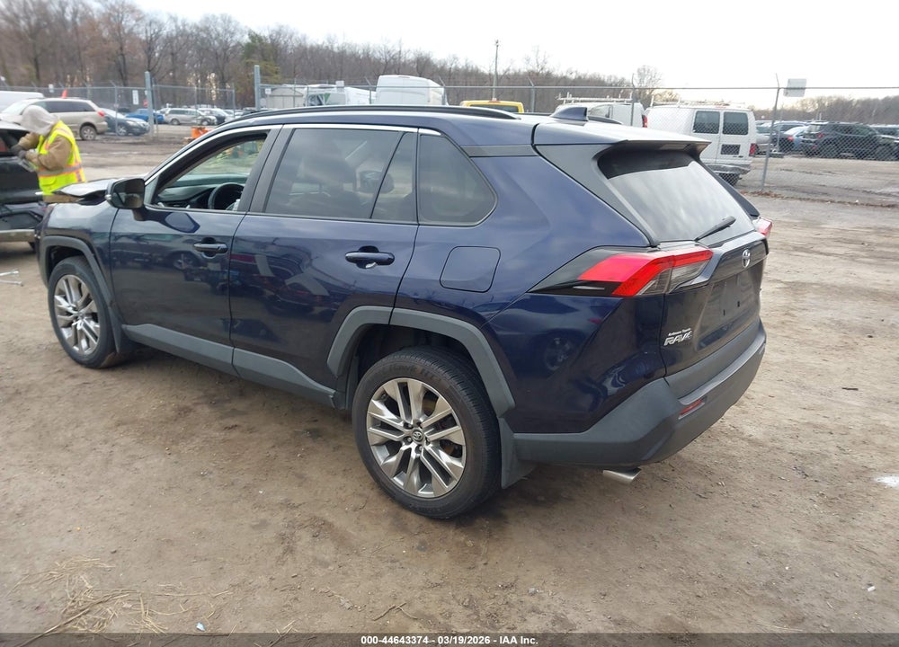 2019 TOYOTA RAV4 XLE PREMIUM VIN: 2T3A1RFVXKW072105