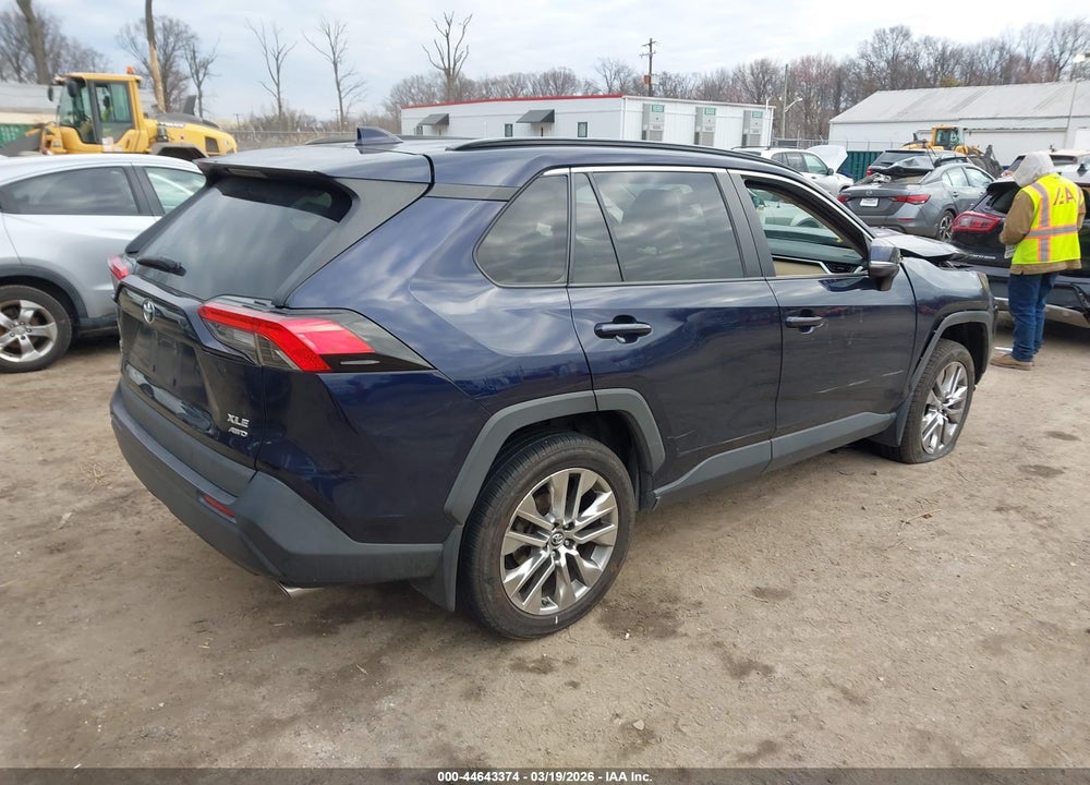 2019 TOYOTA RAV4 XLE PREMIUM VIN: 2T3A1RFVXKW072105