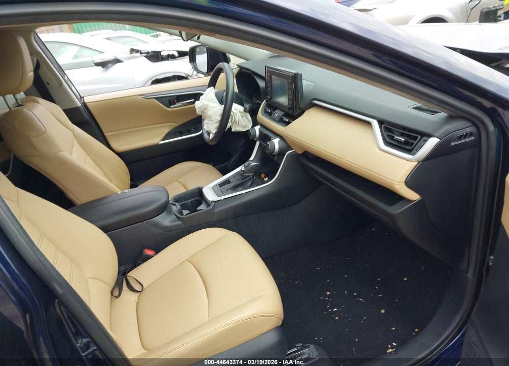 2019 TOYOTA RAV4 XLE PREMIUM VIN: 2T3A1RFVXKW072105