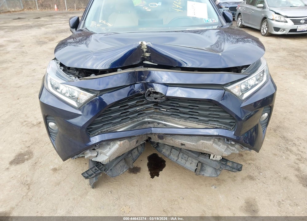 2019 TOYOTA RAV4 XLE PREMIUM VIN: 2T3A1RFVXKW072105