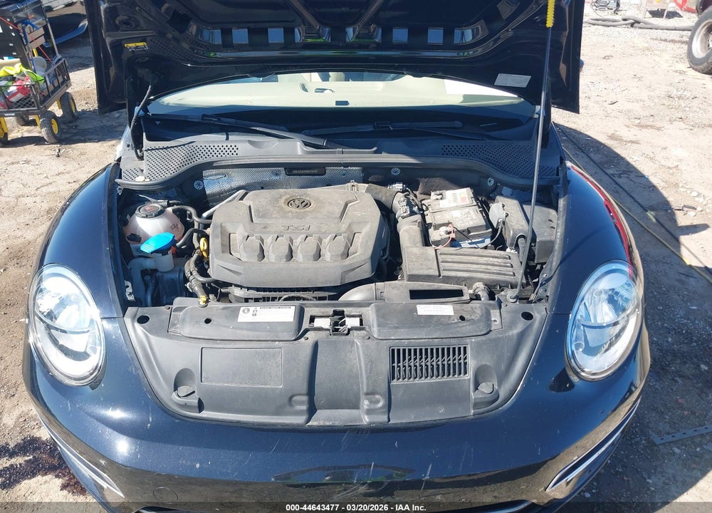 2019 VOLKSWAGEN BEETLE 2.0T SE VIN: 3VWJD7AT7KM715137
