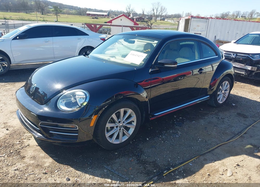 2019 VOLKSWAGEN BEETLE 2.0T SE VIN: 3VWJD7AT7KM715137