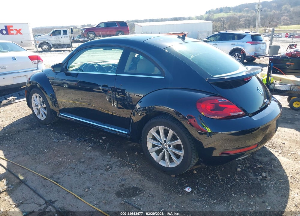 2019 VOLKSWAGEN BEETLE 2.0T SE VIN: 3VWJD7AT7KM715137