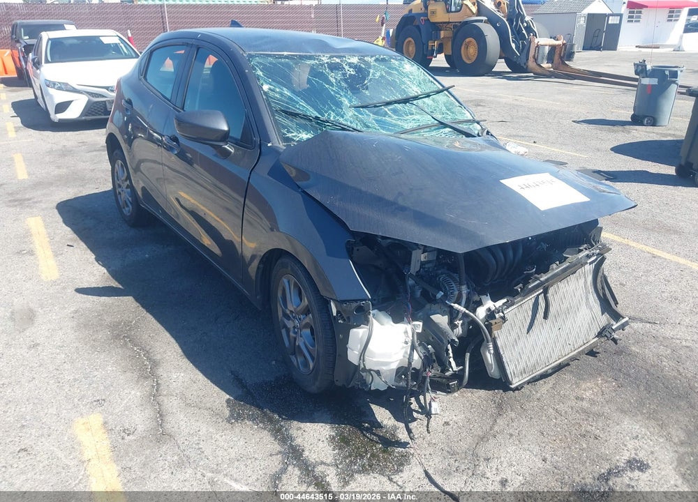 2020 TOYOTA YARIS XLE VIN: 3MYDLBJV8LY704599