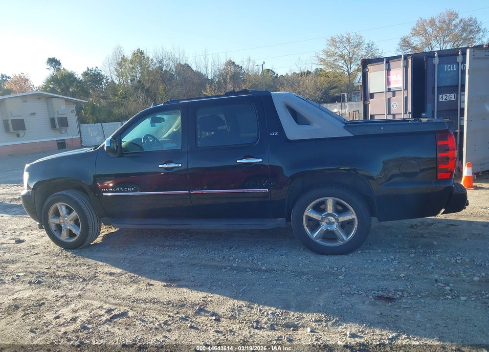 2011 CHEVROLET AVALANCHE 1500 LTZ VIN: 3GNTKGE30BG336420
