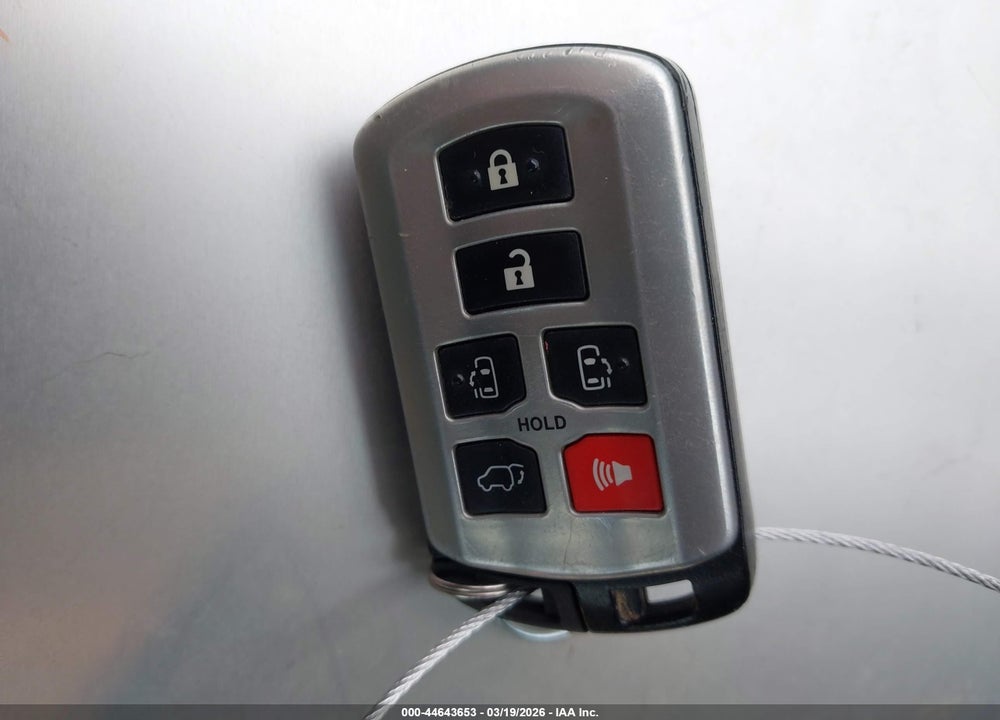 2013 TOYOTA SIENNA XLE 7 PASSENGER VIN: 5TDDK3DC3DS066496