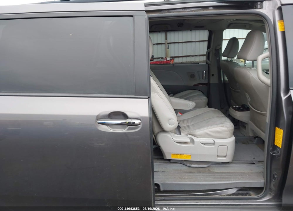 2013 TOYOTA SIENNA XLE 7 PASSENGER VIN: 5TDDK3DC3DS066496