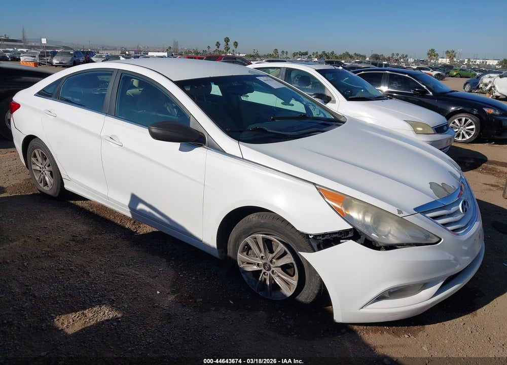 2013 HYUNDAI SONATA GLS VIN: 5NPEB4AC2DH737340