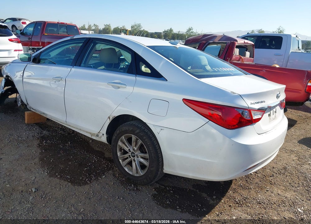 2013 HYUNDAI SONATA GLS VIN: 5NPEB4AC2DH737340