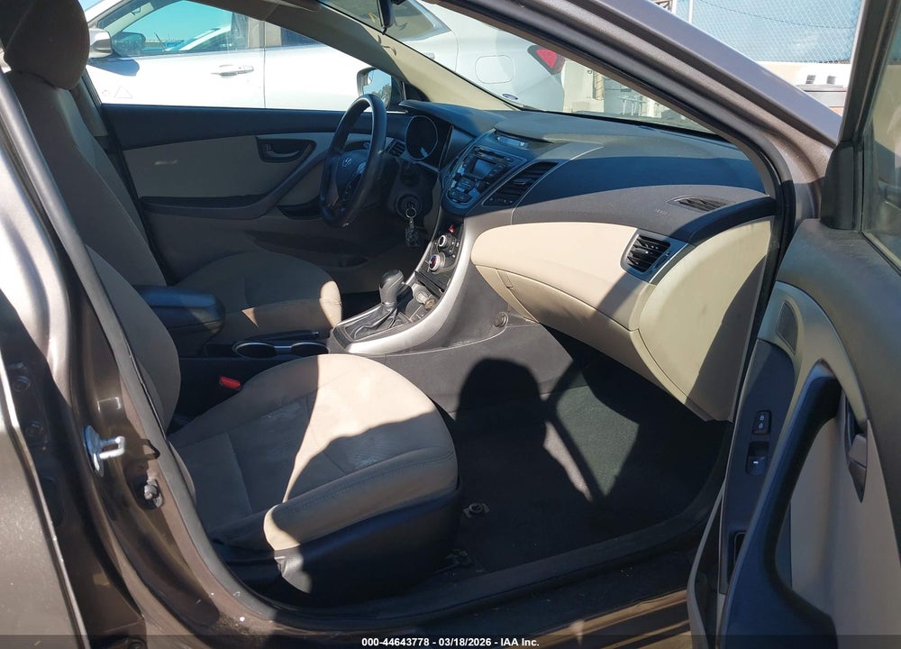 2014 HYUNDAI ELANTRA SE VIN: 5NPDH4AE0EH533634
