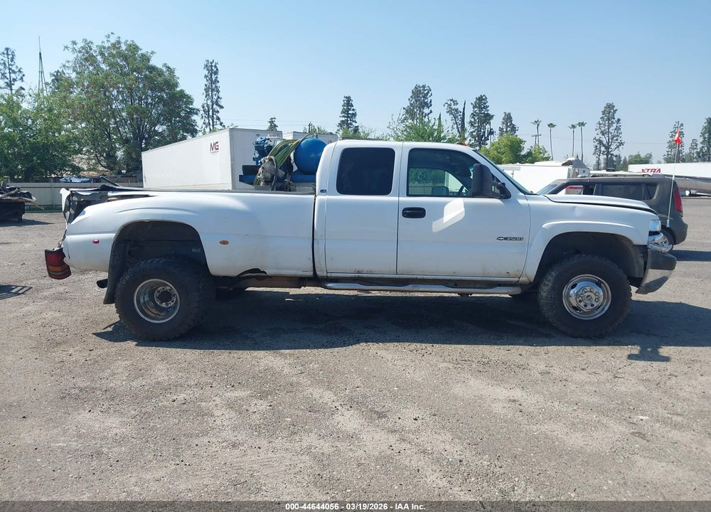 2002 CHEVROLET SILVERADO 3500 LS VIN: 1GCJK39GX2E114464