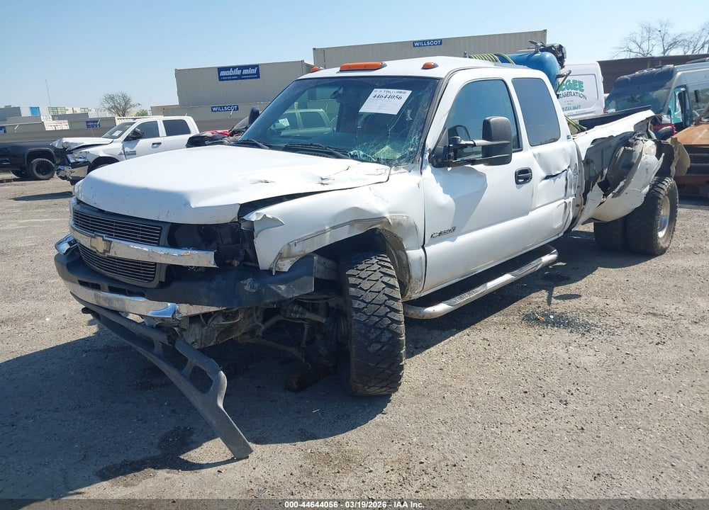 2002 CHEVROLET SILVERADO 3500 LS VIN: 1GCJK39GX2E114464