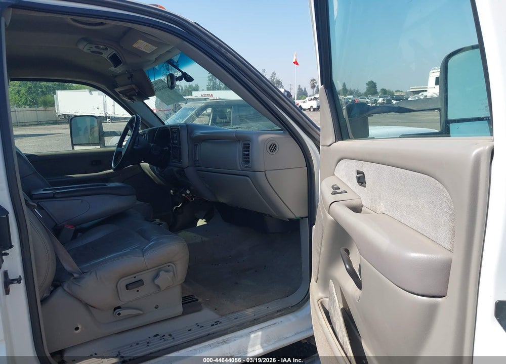 2002 CHEVROLET SILVERADO 3500 LS VIN: 1GCJK39GX2E114464