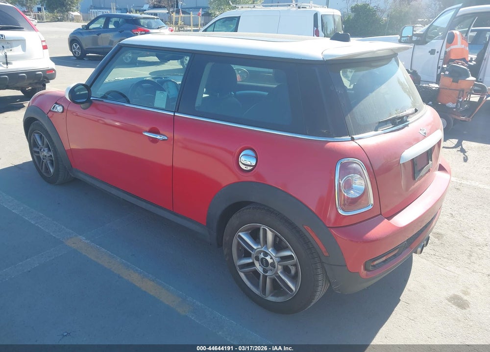2012 MINI COOPER S VIN: WMWSV3C55CT385381