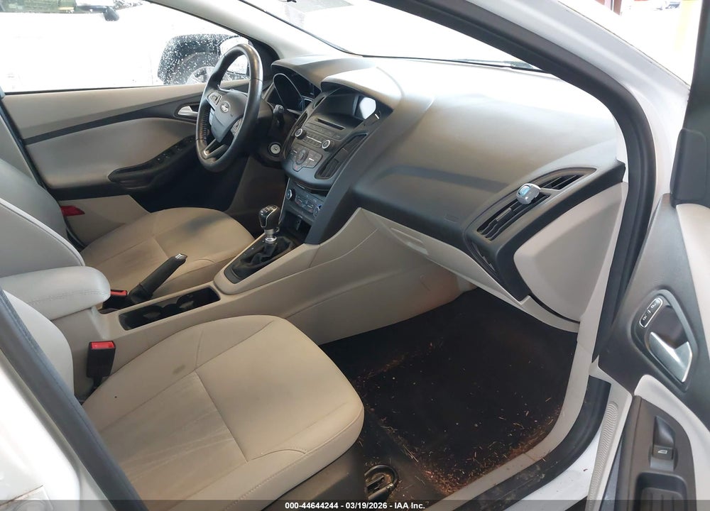 2015 FORD FOCUS SE VIN: 1FADP3KE3FL241894