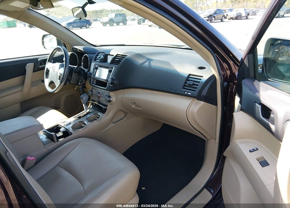 2013 TOYOTA HIGHLANDER BASE PLUS VIN: 5TDZA3EH0DS040831