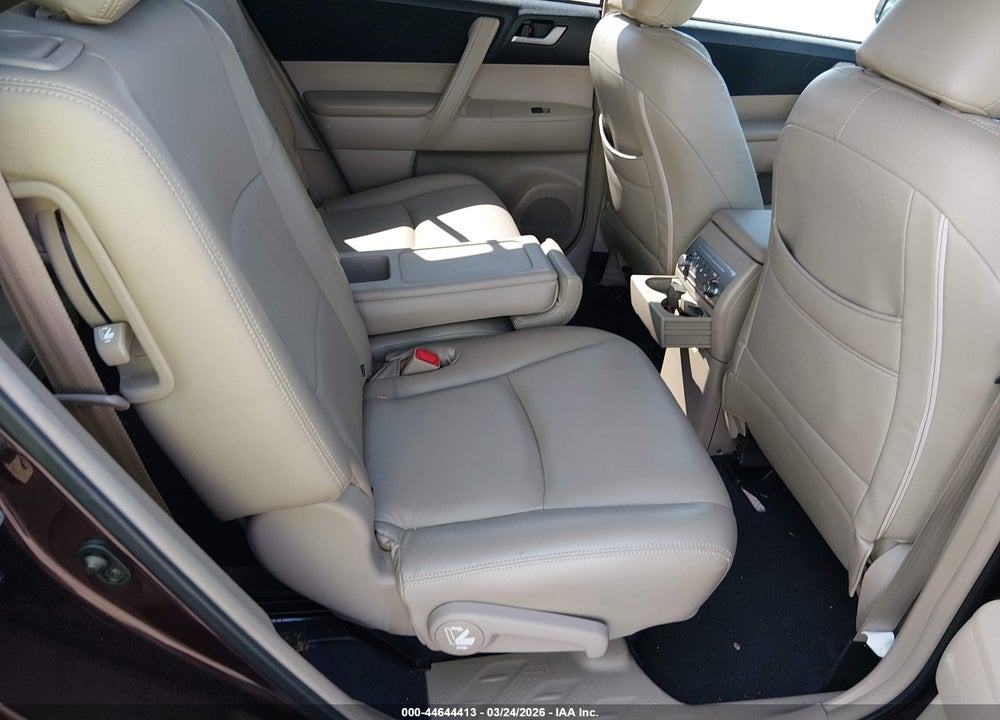 2013 TOYOTA HIGHLANDER BASE PLUS VIN: 5TDZA3EH0DS040831